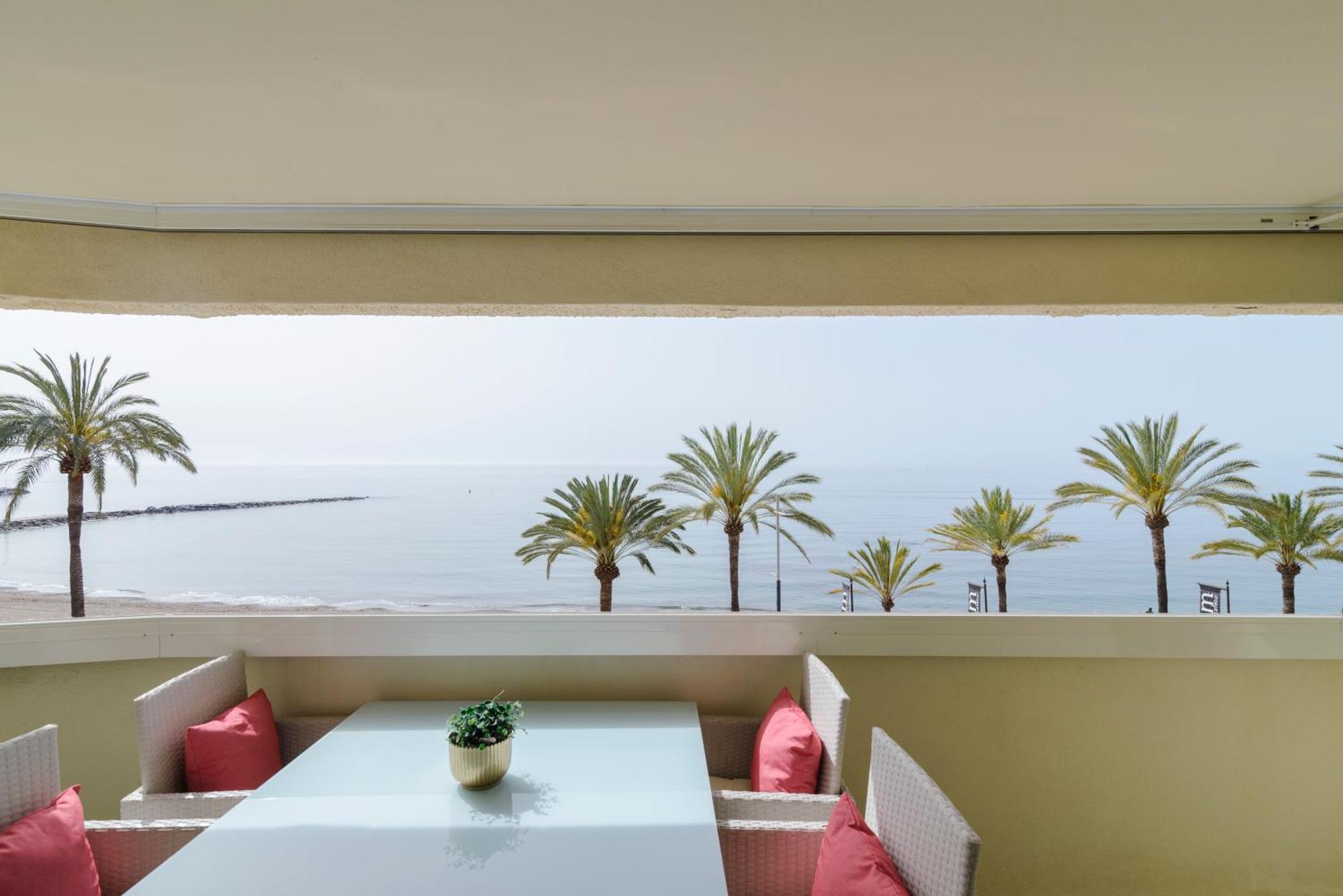 Sea Front Apartment In Marbella Center Esterno foto