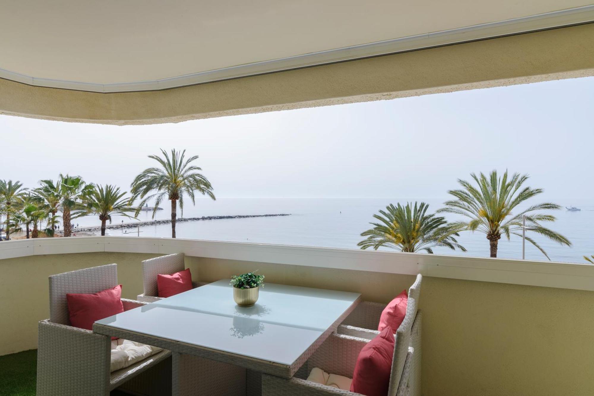 Sea Front Apartment In Marbella Center Esterno foto